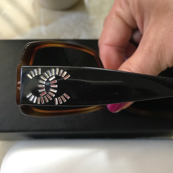 CHANEL WOMEN SUNGLASSES - Picture 4 of 5